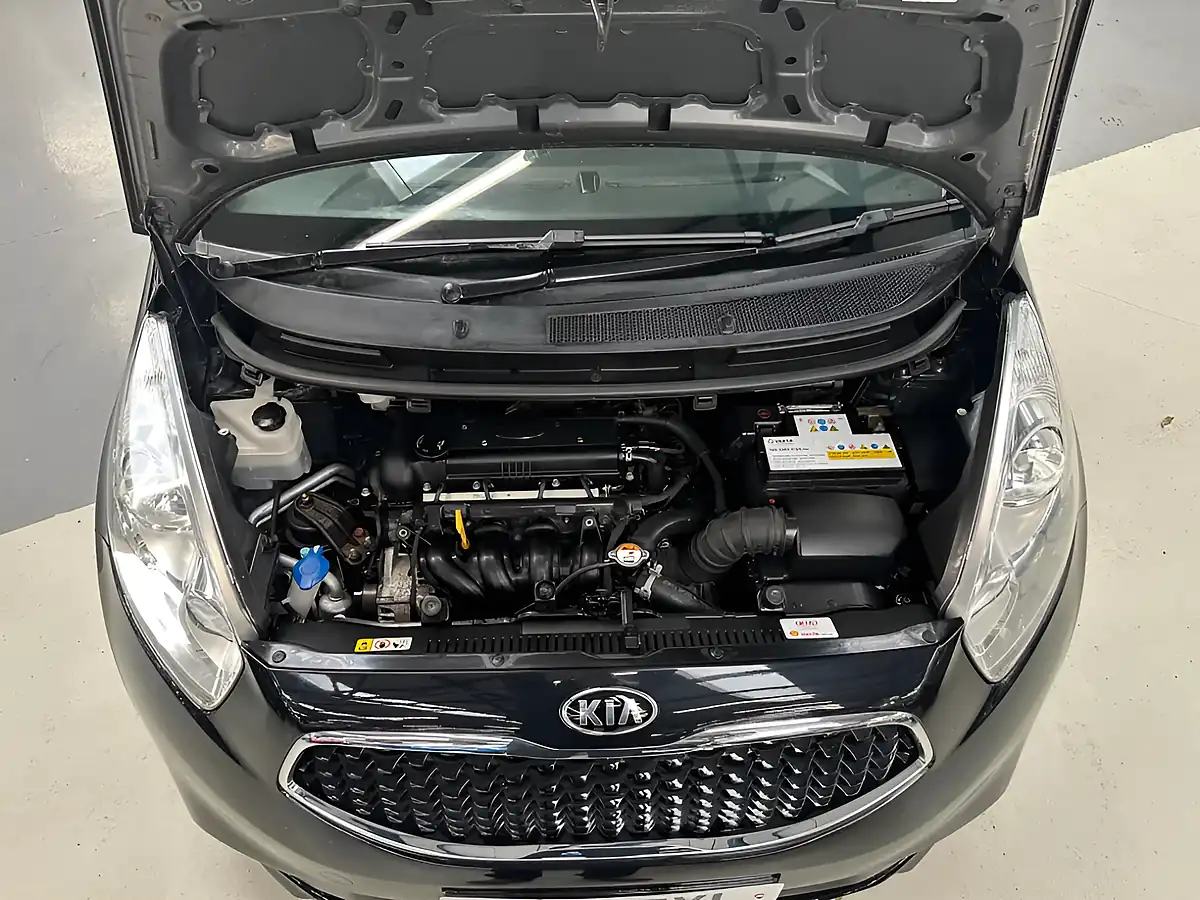 Used 2015 Kia Venga SR7 Black - Interior and Exterior details 17