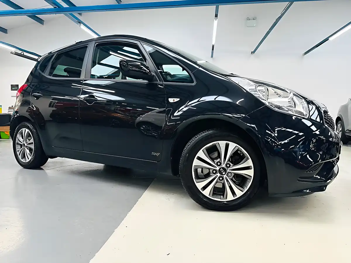 Used 2015 Kia Venga SR7 Black - Interior and Exterior details 3