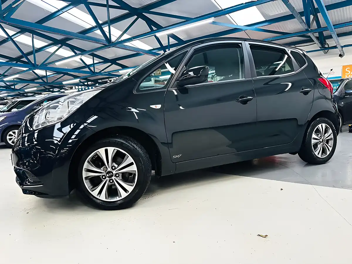 Used 2015 Kia Venga SR7 Black - Interior and Exterior details 4