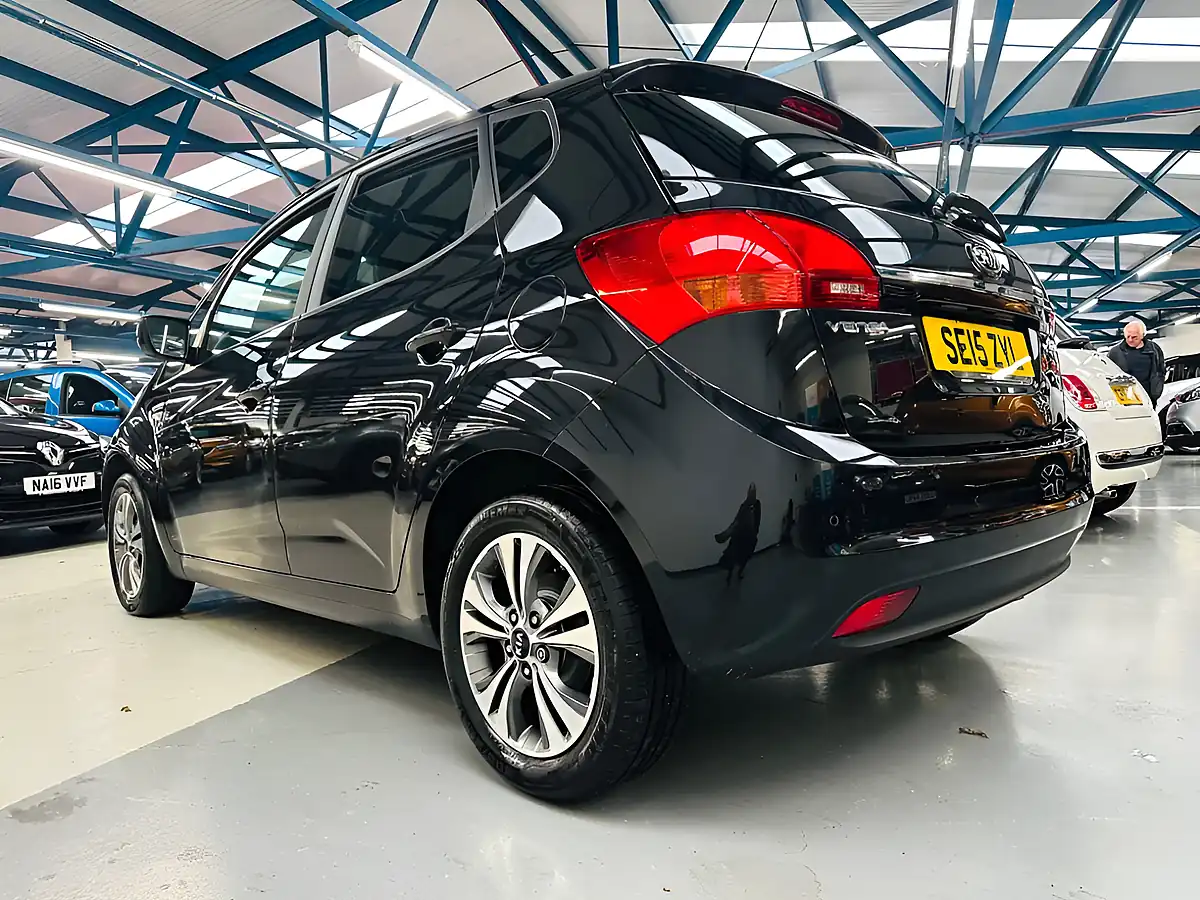 Used 2015 Kia Venga SR7 Black - Interior and Exterior details 8