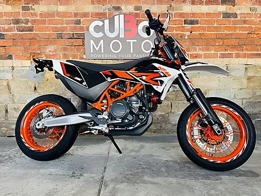 2015 KTM 690 SMC R Supermoto