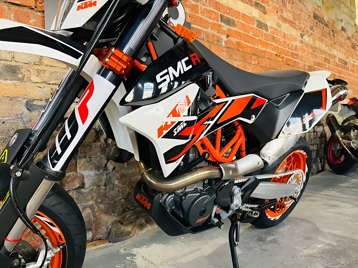 Used 2015 Ktm 690 Smc R Supermoto Orange - Interior and Exterior details 15