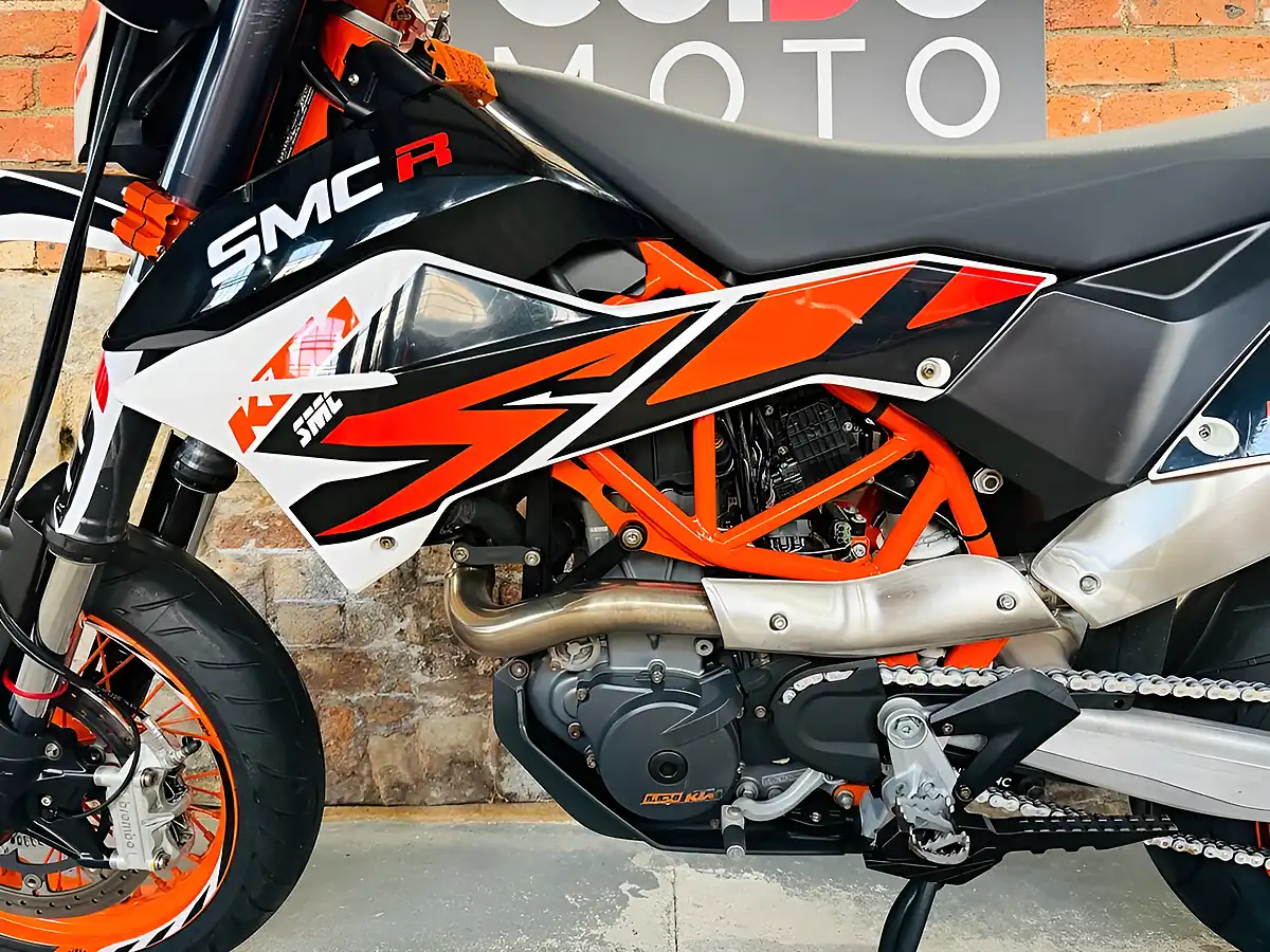 Used 2015 Ktm 690 Smc R Supermoto Orange - Interior and Exterior details 16