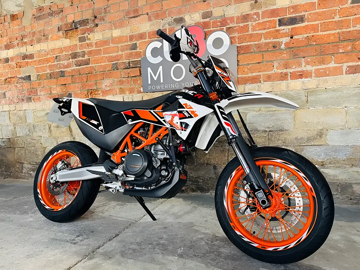Used 2015 Ktm 690 Smc R Supermoto Orange - Interior and Exterior details 3