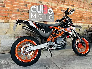 Used 2015 Ktm 690 Smc R Supermoto Orange - Interior and Exterior details 4