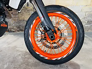 Used 2015 Ktm 690 Smc R Supermoto Orange - Interior and Exterior details 5