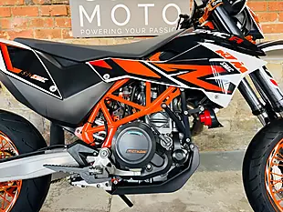Used 2015 Ktm 690 Smc R Supermoto Orange - Interior and Exterior details 7