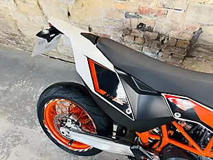 Used 2015 Ktm 690 Smc R Supermoto Orange - Interior and Exterior details 9