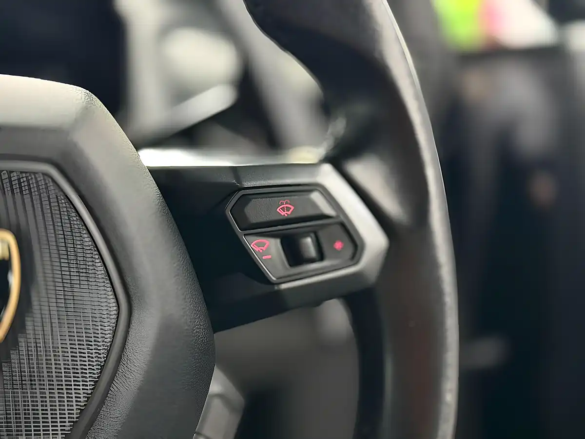 Used 2015 Lamborghini Huracan Lp 610-4 Black - Interior and Exterior details 13