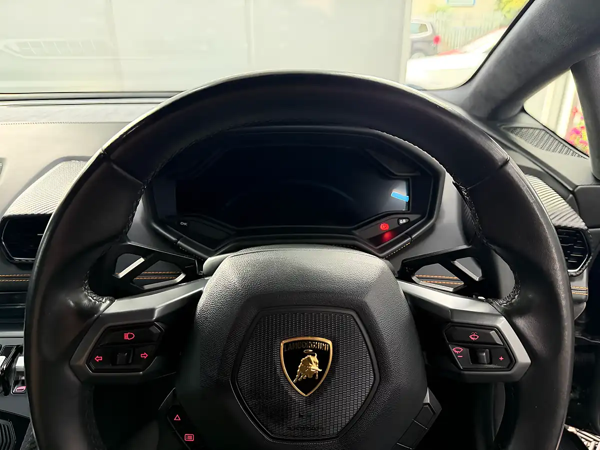 Used 2015 Lamborghini Huracan Lp 610-4 Black - Interior and Exterior details 16