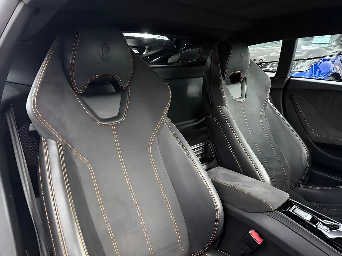 Used 2015 Lamborghini Huracan Lp 610-4 Black - Interior and Exterior details 4