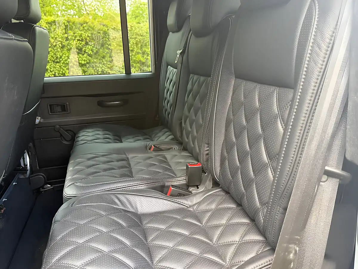 Used 2015 Land Rover Defender 110 Xs Silver - Interior and Exterior details 6