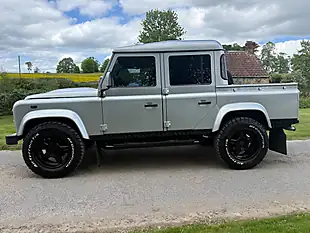 Used 2015 Land Rover Defender 110 Xs Silver - Interior and Exterior details 7
