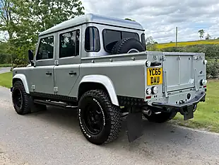 Used 2015 Land Rover Defender 110 Xs Silver - Interior and Exterior details 8