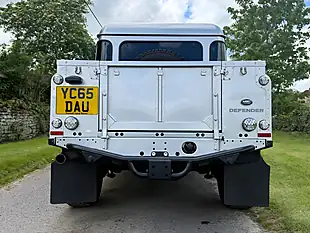 Used 2015 Land Rover Defender 110 Xs Silver - Interior and Exterior details 9