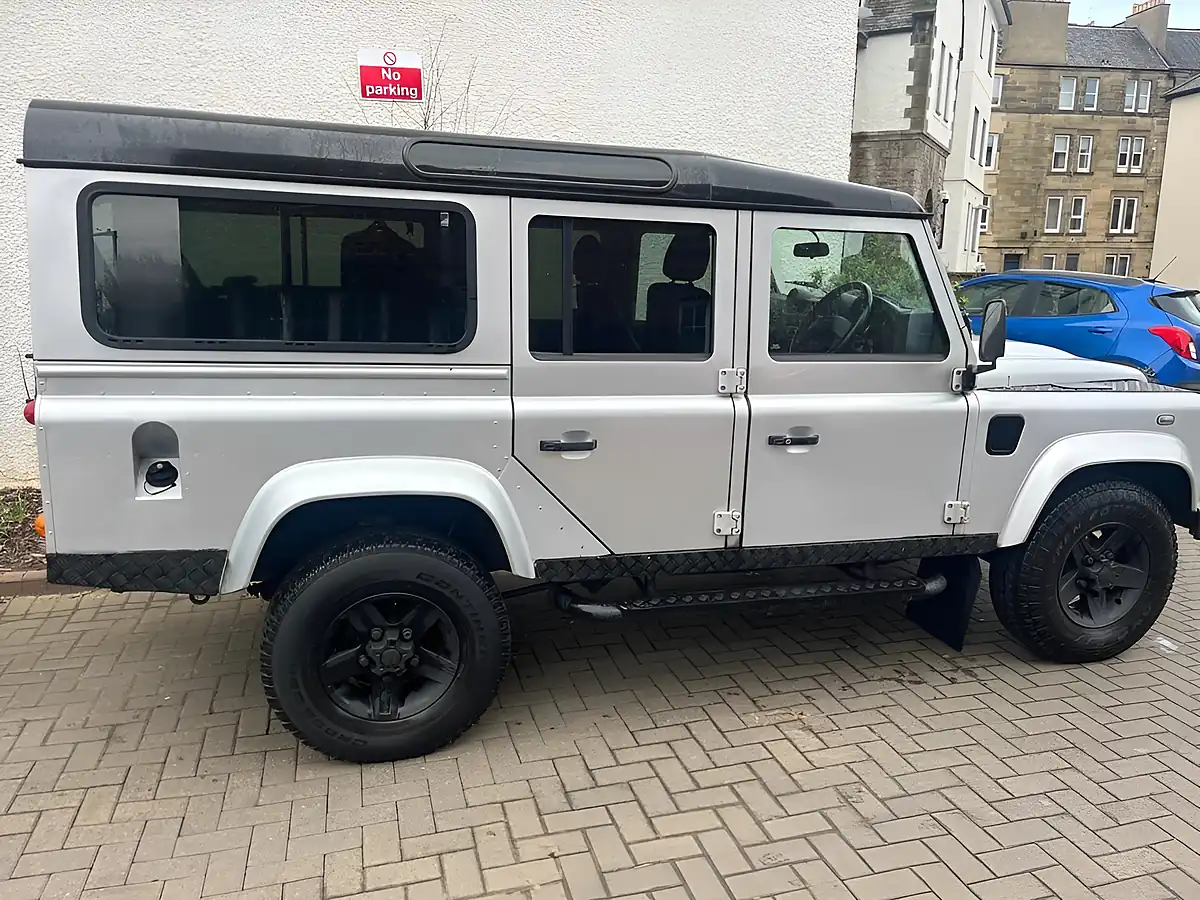 Used 2015 Land Rover Defender 110 Xs Silver - Interior and Exterior details 2