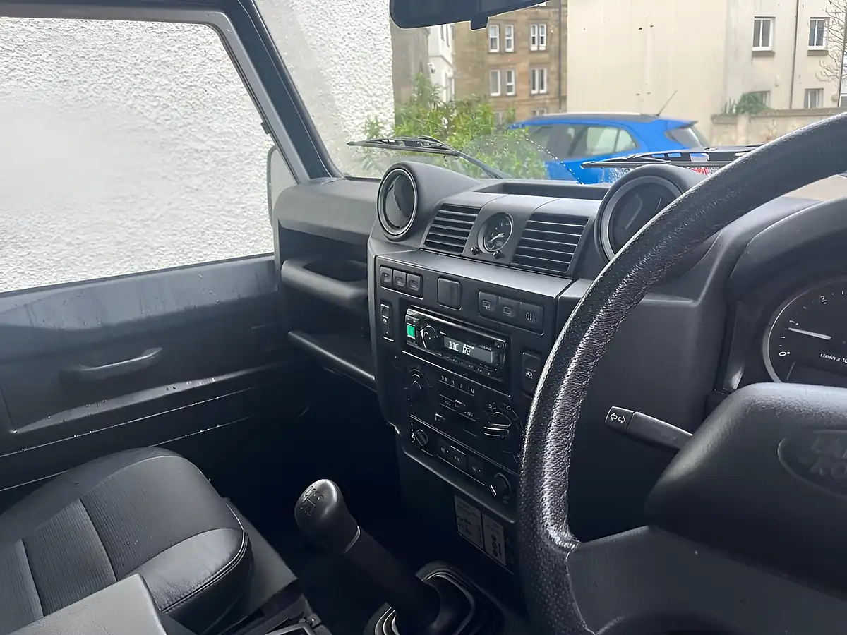 Used 2015 Land Rover Defender 110 Xs Silver - Interior and Exterior details 6