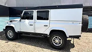 Used 2015 Land Rover Defender 110 Xs Utility Wagon Double Cab Fuji White - Interior and Exterior details 16