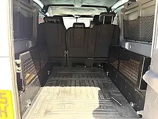 Used 2015 Land Rover Defender 110 Xs Utility Wagon Double Cab Fuji White - Interior and Exterior details 18