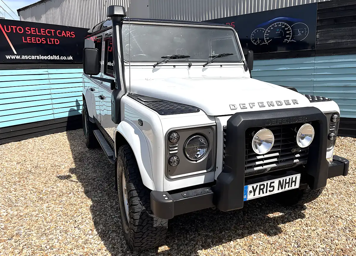 Used 2015 Land Rover Defender 110 Xs Utility Wagon Double Cab Fuji White - Interior and Exterior details 2