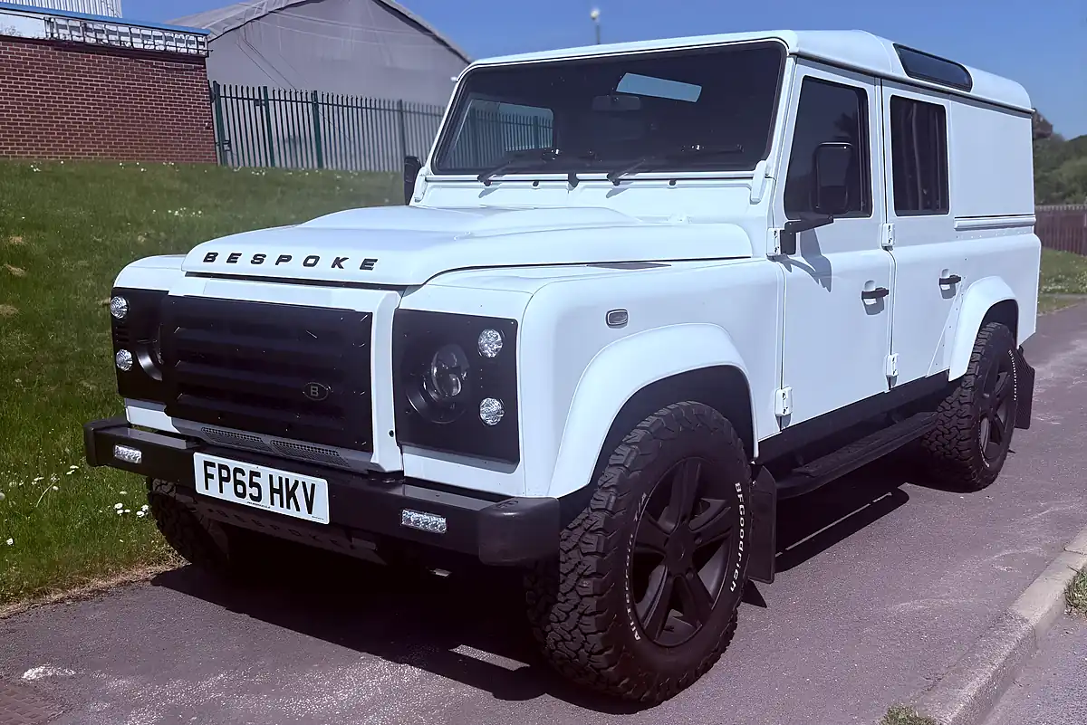 Used 2015 Land Rover Defender 110 Xs Utility Wagon White - Front View