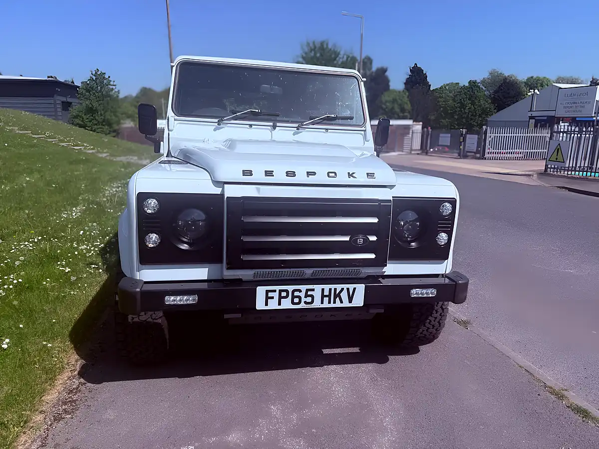 Used 2015 Land Rover Defender 110 Xs Utility Wagon White - Interior and Exterior details 10