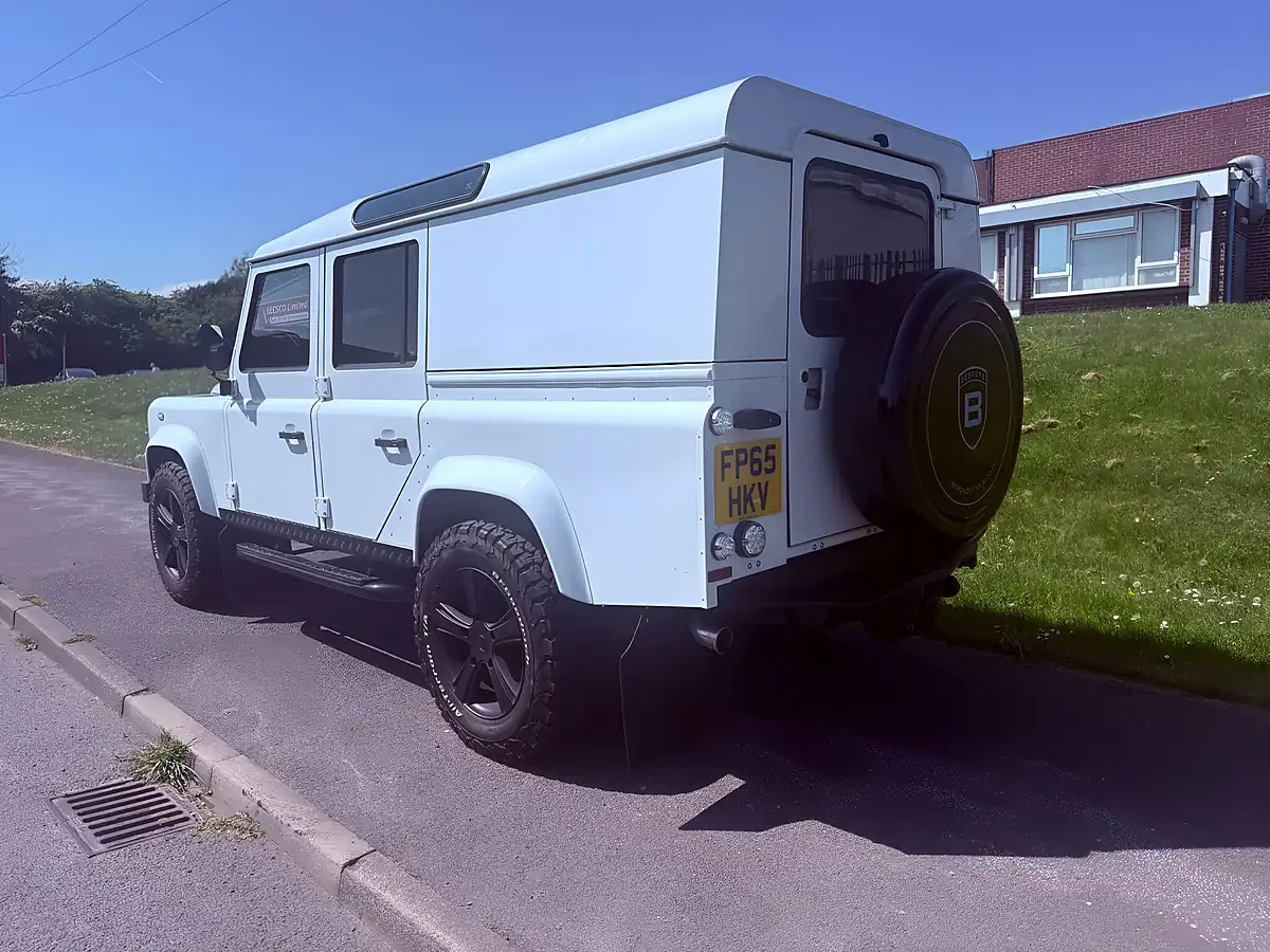 Used 2015 Land Rover Defender 110 Xs Utility Wagon White - Interior and Exterior details 5