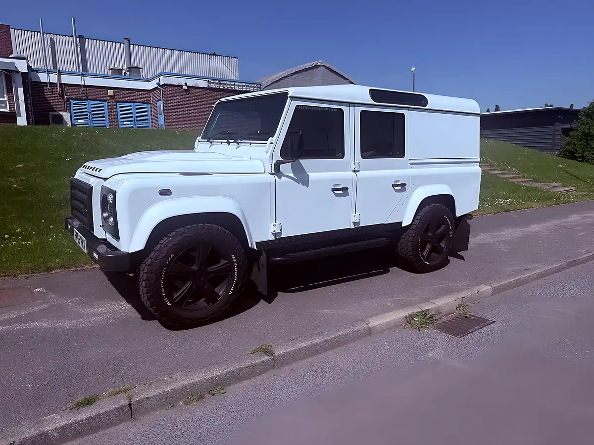 Used 2015 Land Rover Defender 110 Xs Utility Wagon White - Interior and Exterior details 6