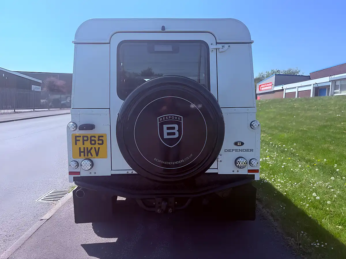 Used 2015 Land Rover Defender 110 Xs Utility Wagon White - Interior and Exterior details 9
