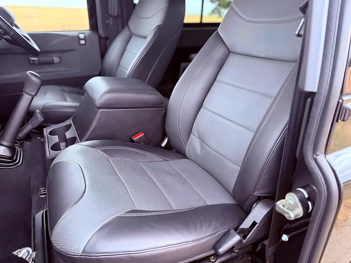 Used 2015 Land Rover Defender 90 Autobiography Station Wagon Santorini Black - Interior and Exterior details 12