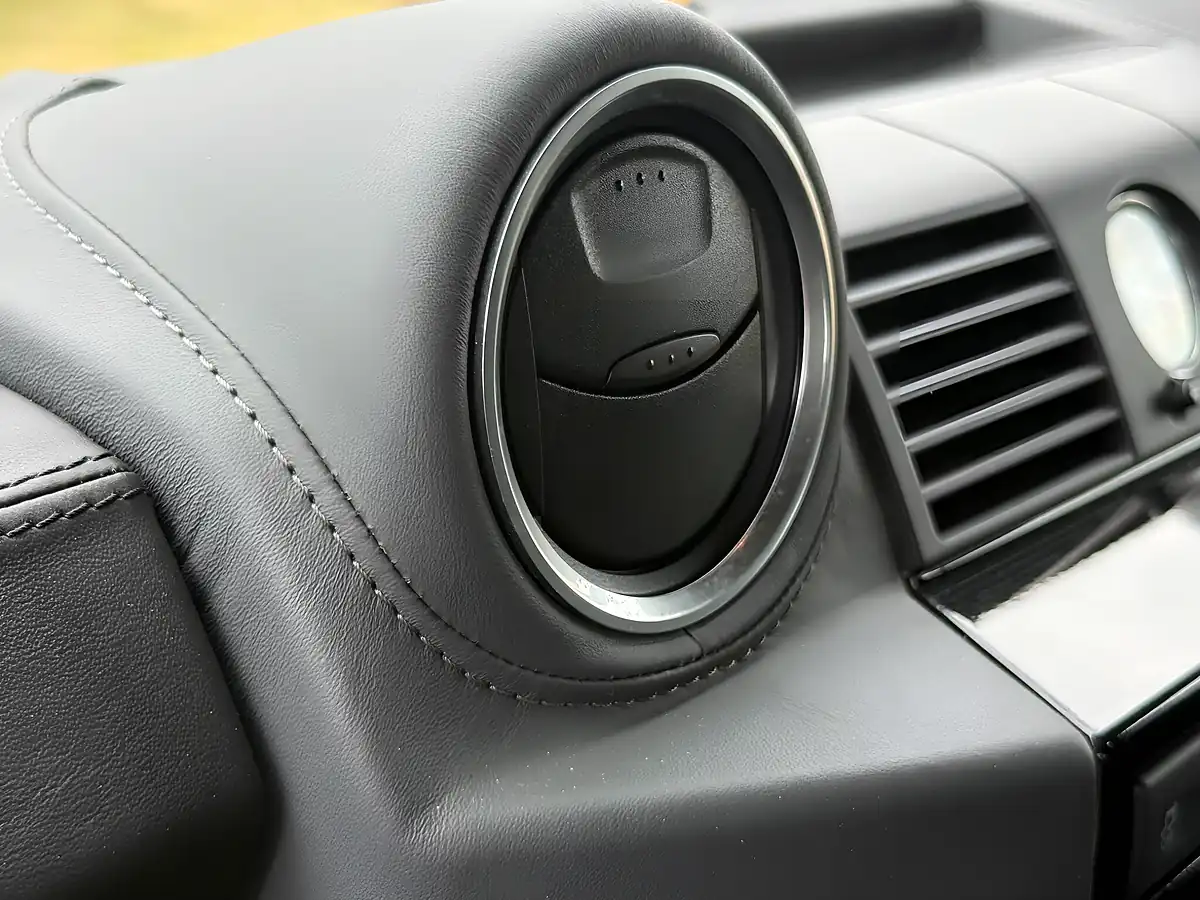 Used 2015 Land Rover Defender 90 Autobiography Station Wagon Santorini Black - Interior and Exterior details 19