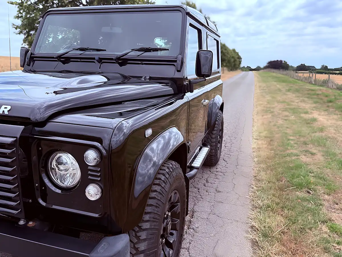 Used 2015 Land Rover Defender 90 Autobiography Station Wagon Santorini Black - Interior and Exterior details 7