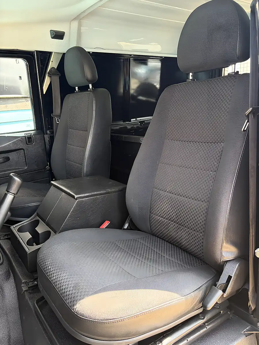 Used 2015 Land Rover Defender 90 Hard Top Santorini Black - Interior and Exterior details 6