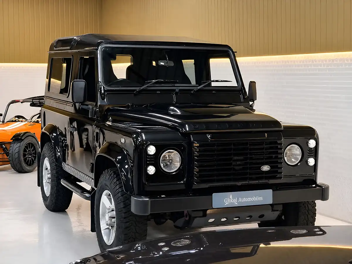 Used 2015 Land Rover Defender 90 Landmark Santorini Black - Interior and Exterior details 14