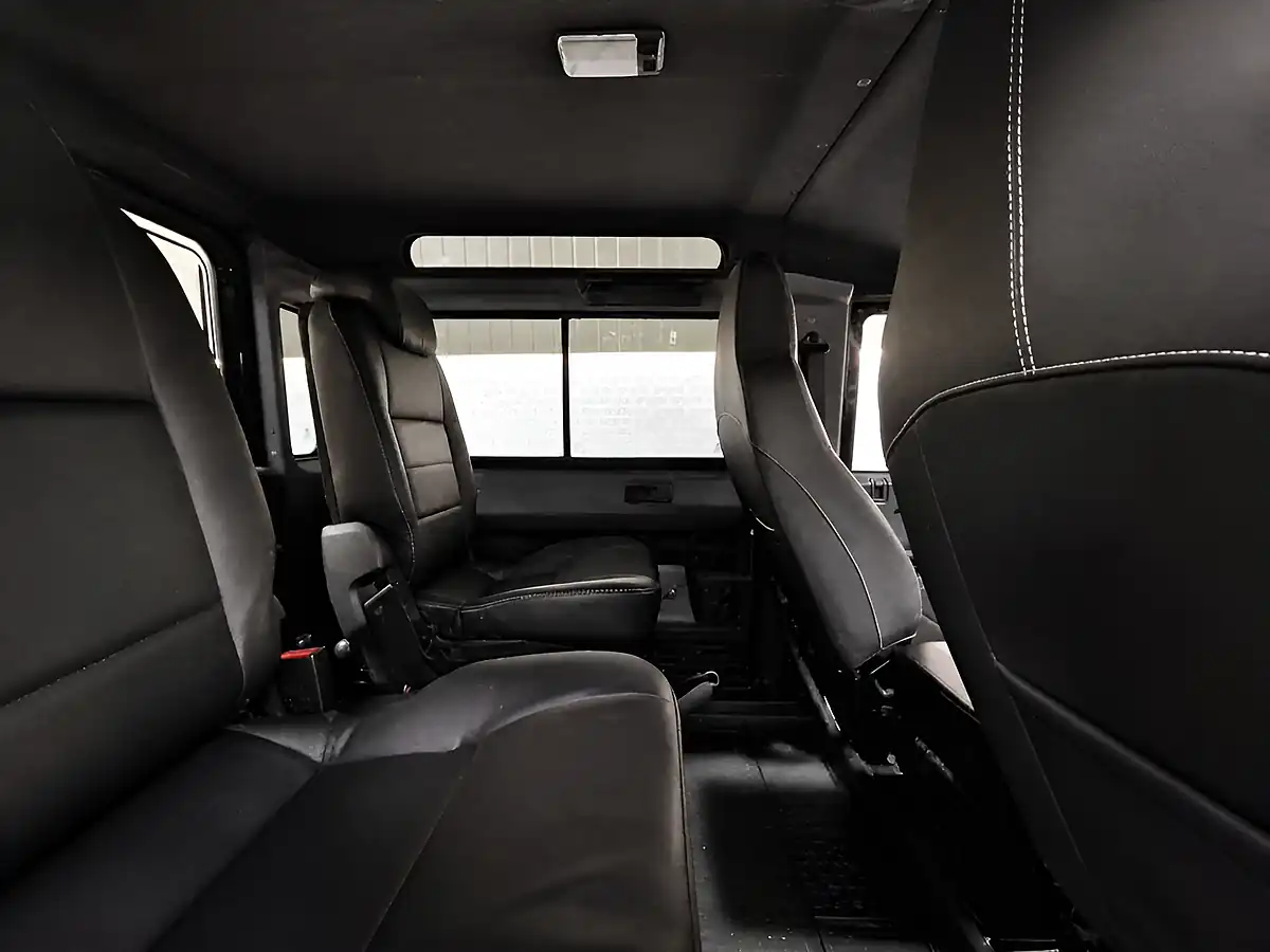 Used 2015 Land Rover Defender 90 Landmark Santorini Black - Interior and Exterior details 15