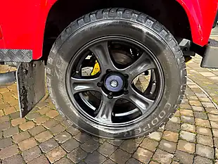 Used 2015 Land Rover Defender 90 Xs Hard Top Red - Interior and Exterior details 7
