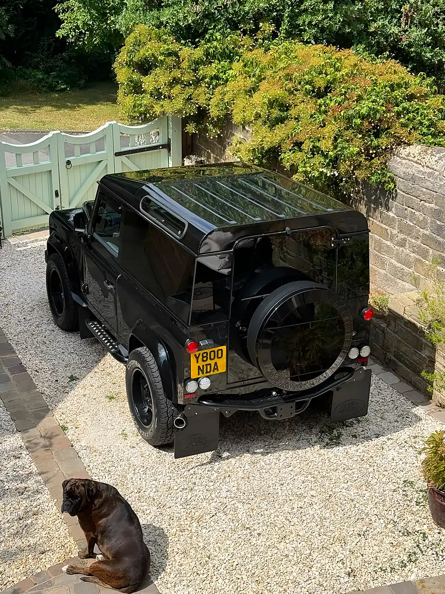 Used 2015 Land Rover Defender 90 Xs Hard Top Santorini Black - Interior and Exterior details 10