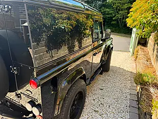 Used 2015 Land Rover Defender 90 Xs Hard Top Santorini Black - Interior and Exterior details 11