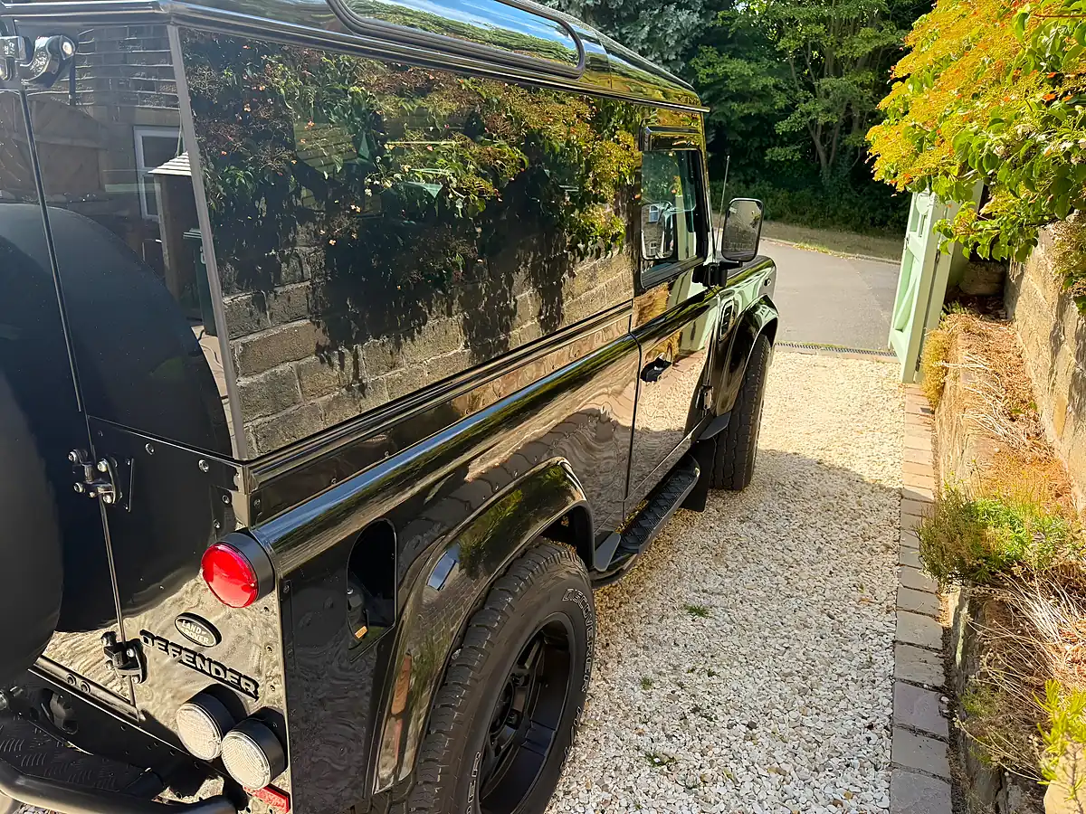 Used 2015 Land Rover Defender 90 Xs Hard Top Santorini Black - Interior and Exterior details 11