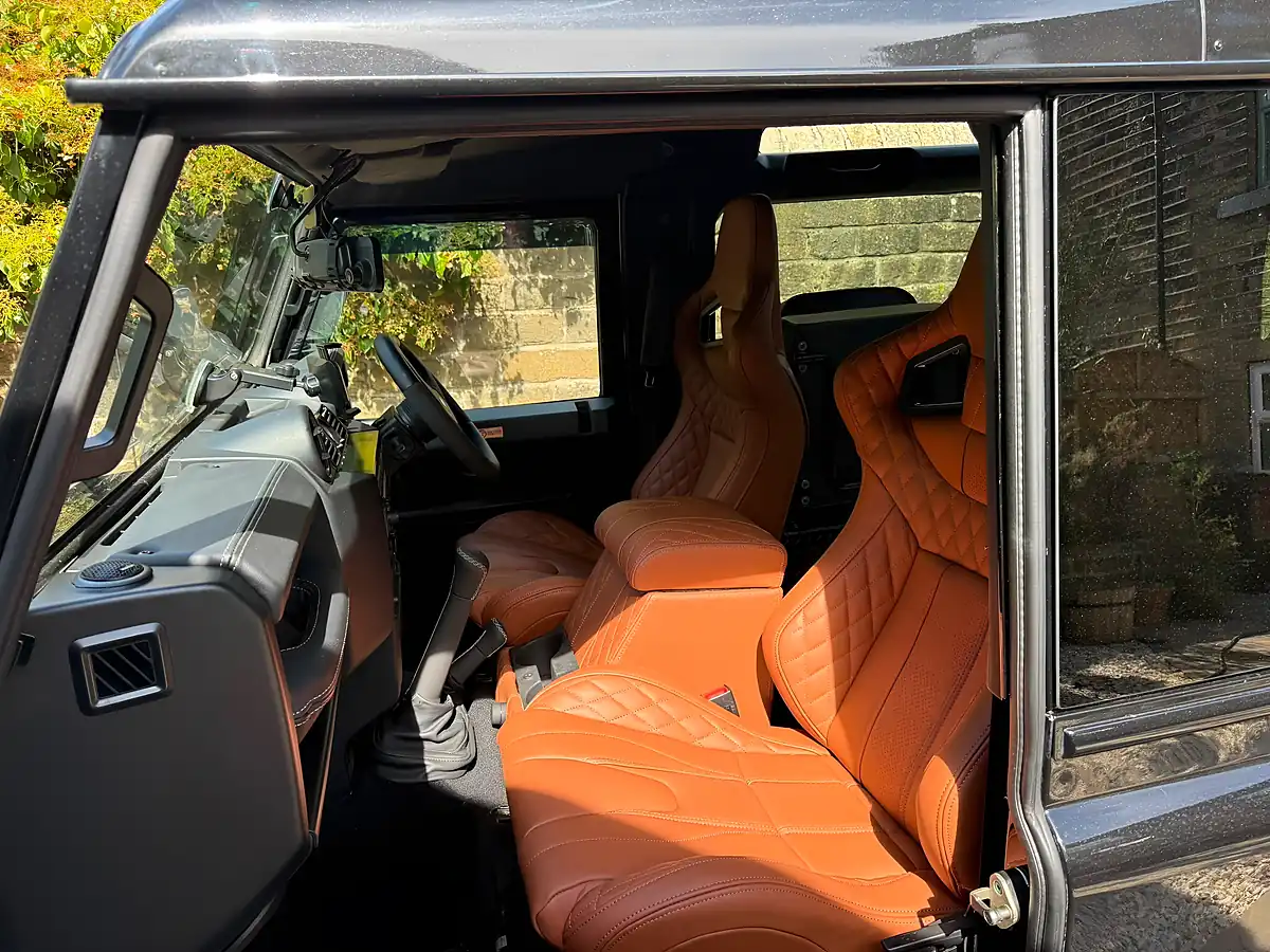Used 2015 Land Rover Defender 90 Xs Hard Top Santorini Black - Interior and Exterior details 15