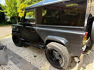 Used 2015 Land Rover Defender 90 Xs Hard Top Santorini Black - Interior and Exterior details 19