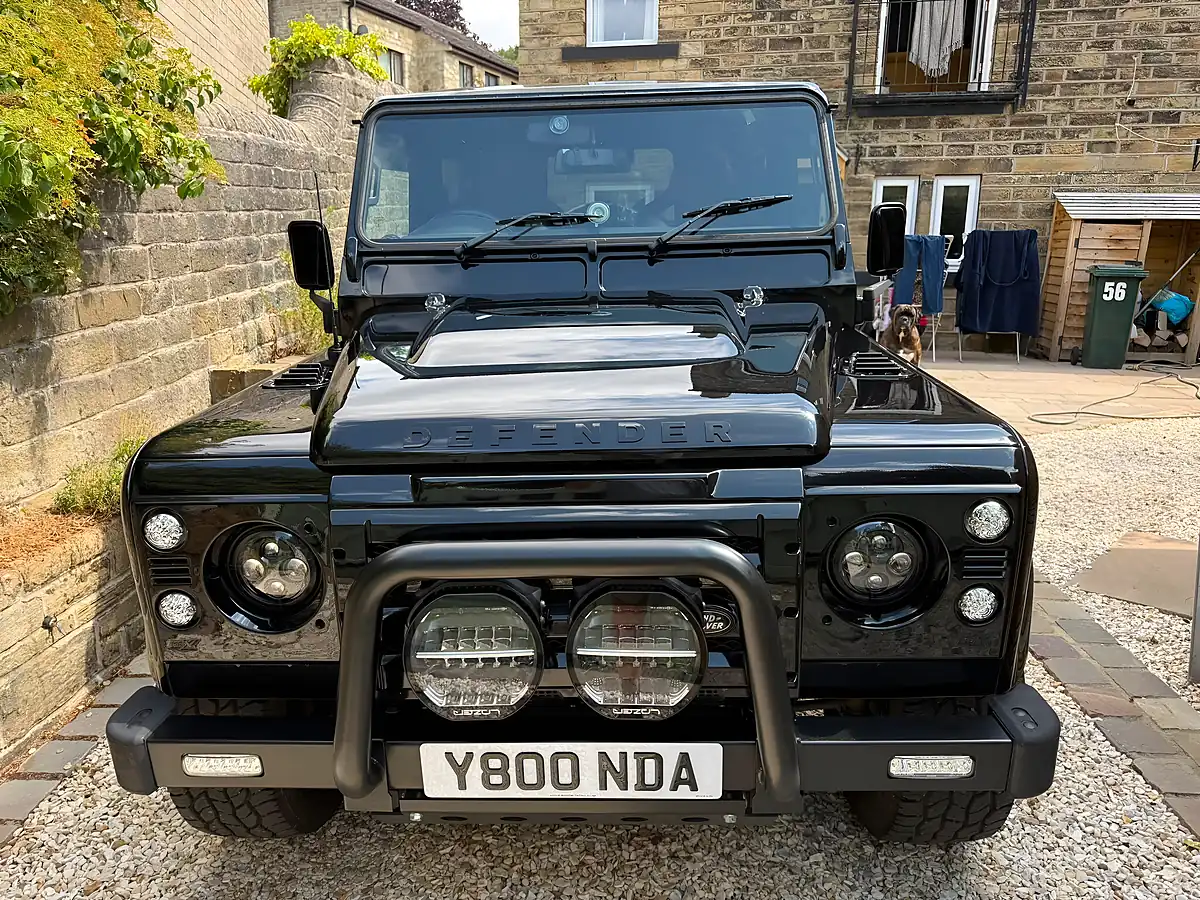 Used 2015 Land Rover Defender 90 Xs Hard Top Santorini Black - Interior and Exterior details 5