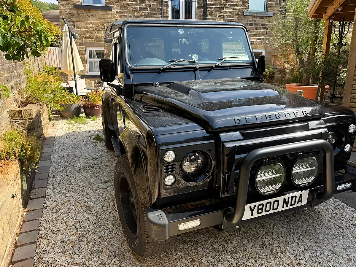 Used 2015 Land Rover Defender 90 Xs Hard Top Santorini Black - Interior and Exterior details 7