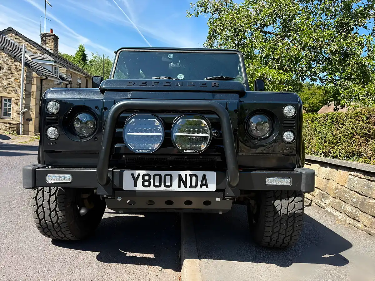 Used 2015 Land Rover Defender 90 Xs Hard Top Santorini Black - Interior and Exterior details 8