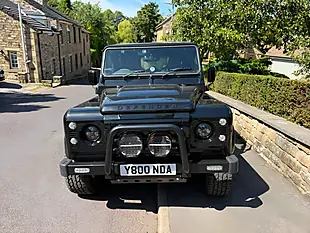Used 2015 Land Rover Defender 90 Xs Hard Top Santorini Black - Interior and Exterior details 9