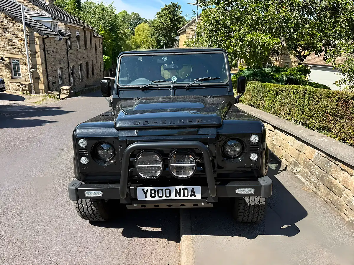 Used 2015 Land Rover Defender 90 Xs Hard Top Santorini Black - Interior and Exterior details 9