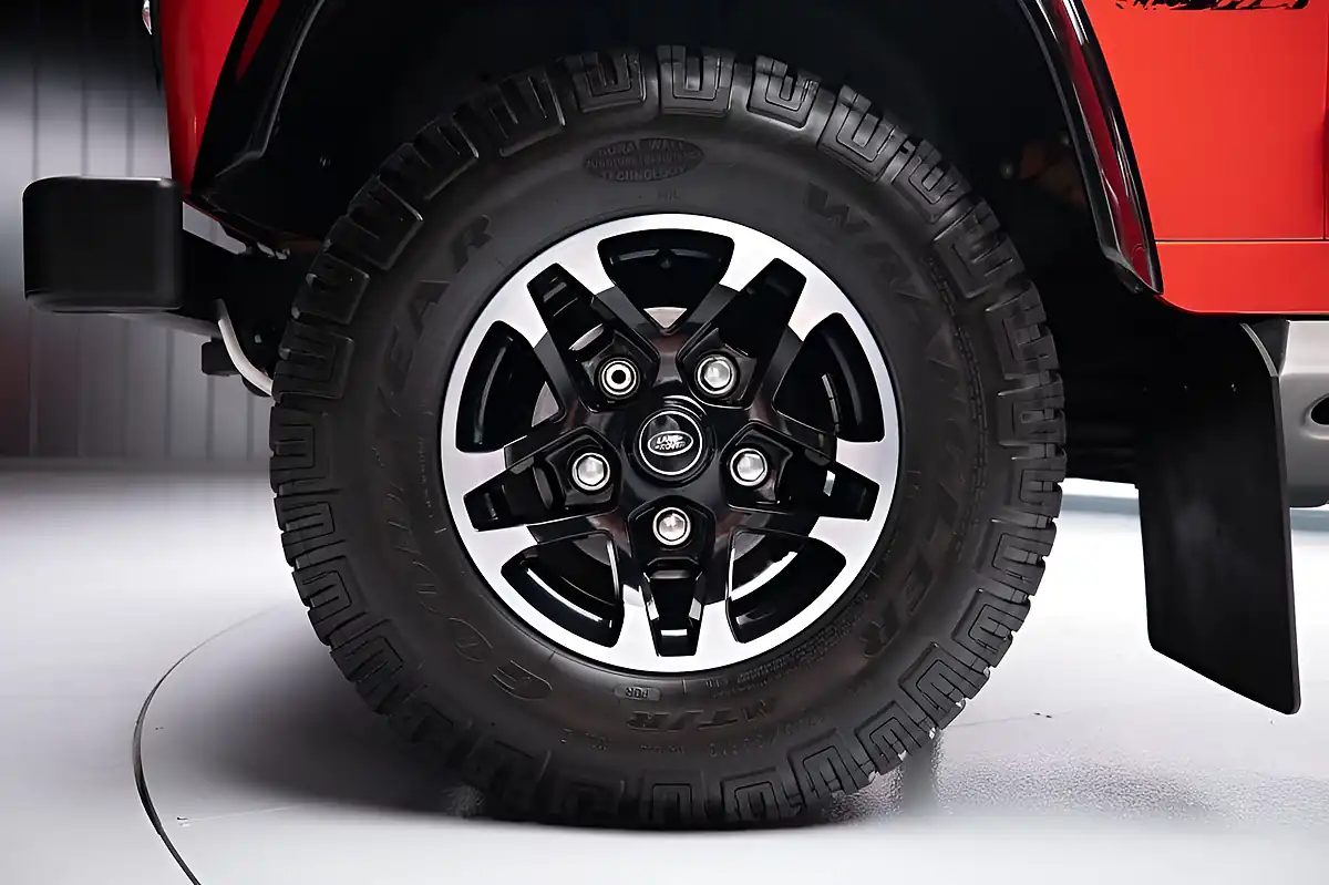 Used 2015 Land Rover Defender Adventure Station Wagon Double Cab Orange - Interior and Exterior details 8