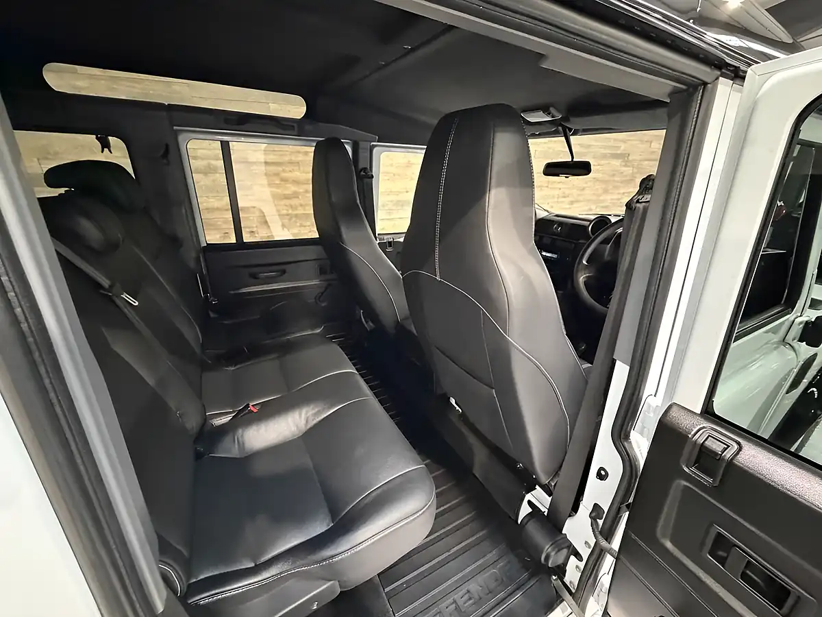 Used 2015 Land Rover Defender Utility Wagon Double Cab White - Interior and Exterior details 13