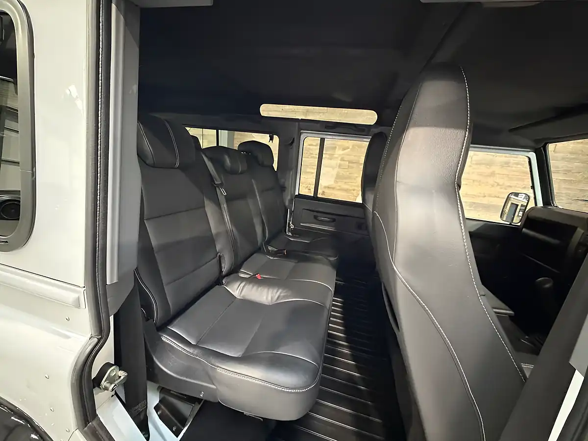 Used 2015 Land Rover Defender Utility Wagon Double Cab White - Interior and Exterior details 14