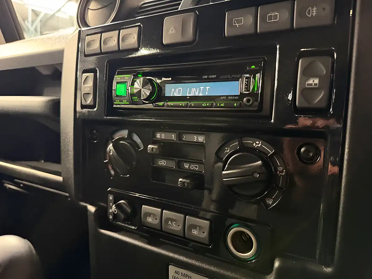 Used 2015 Land Rover Defender Utility Wagon Double Cab White - Interior and Exterior details 16